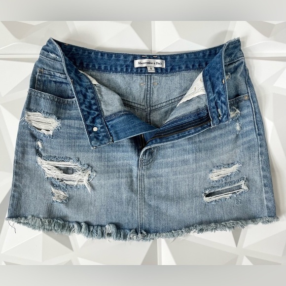 Abercrombie & Fitch Dresses & Skirts - Abercrombie & Fitch Blue Distressed Mini Skirt Women’s Size:8